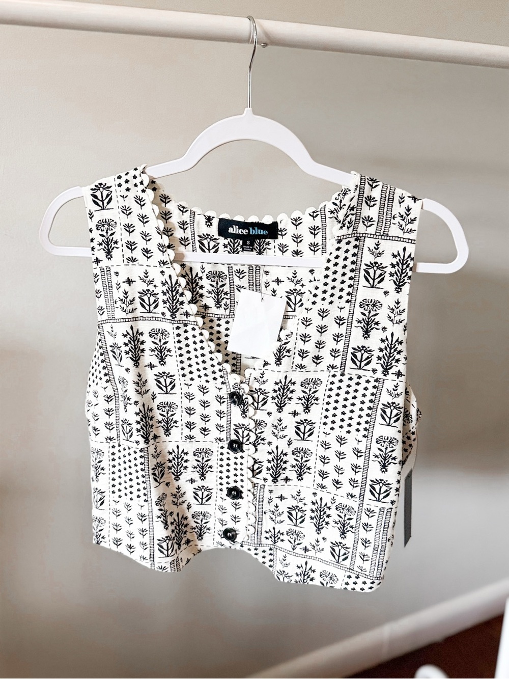 NWT Alice Blue Black & White Printed Crop Tank Top